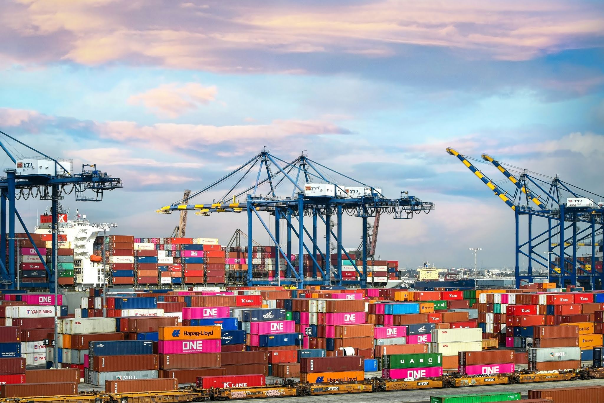 Trade Show Logistics Guide Shipping, Drayage, and On-Site Support cover image Trade Show Logistics Guide Shipping, Drayage, and On-Site Support cover image
