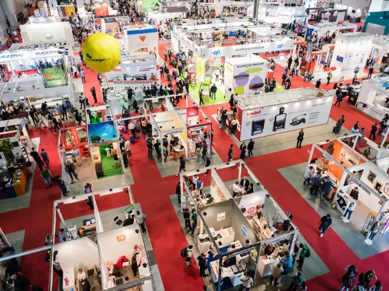 44.jpg pharmaceutical trade shows floor